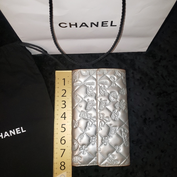 Chanel Wallet - Picture 6 of 16